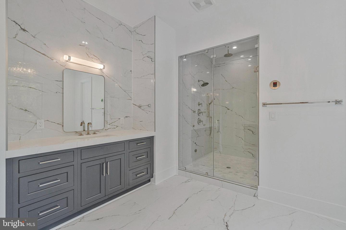 1434 WAGGAMAN CIR, MCLEAN, Virginia 22101, 6 Bedrooms Bedrooms, ,6 BathroomsBathrooms,Residential,For sale,1434 WAGGAMAN CIR,VAFX2284800 MLS # VAFX2284800