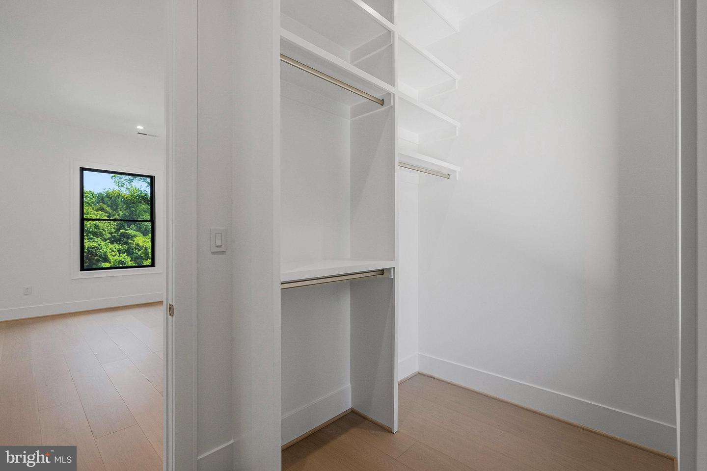 1434 WAGGAMAN CIR, MCLEAN, Virginia 22101, 6 Bedrooms Bedrooms, ,6 BathroomsBathrooms,Residential,For sale,1434 WAGGAMAN CIR,VAFX2284800 MLS # VAFX2284800