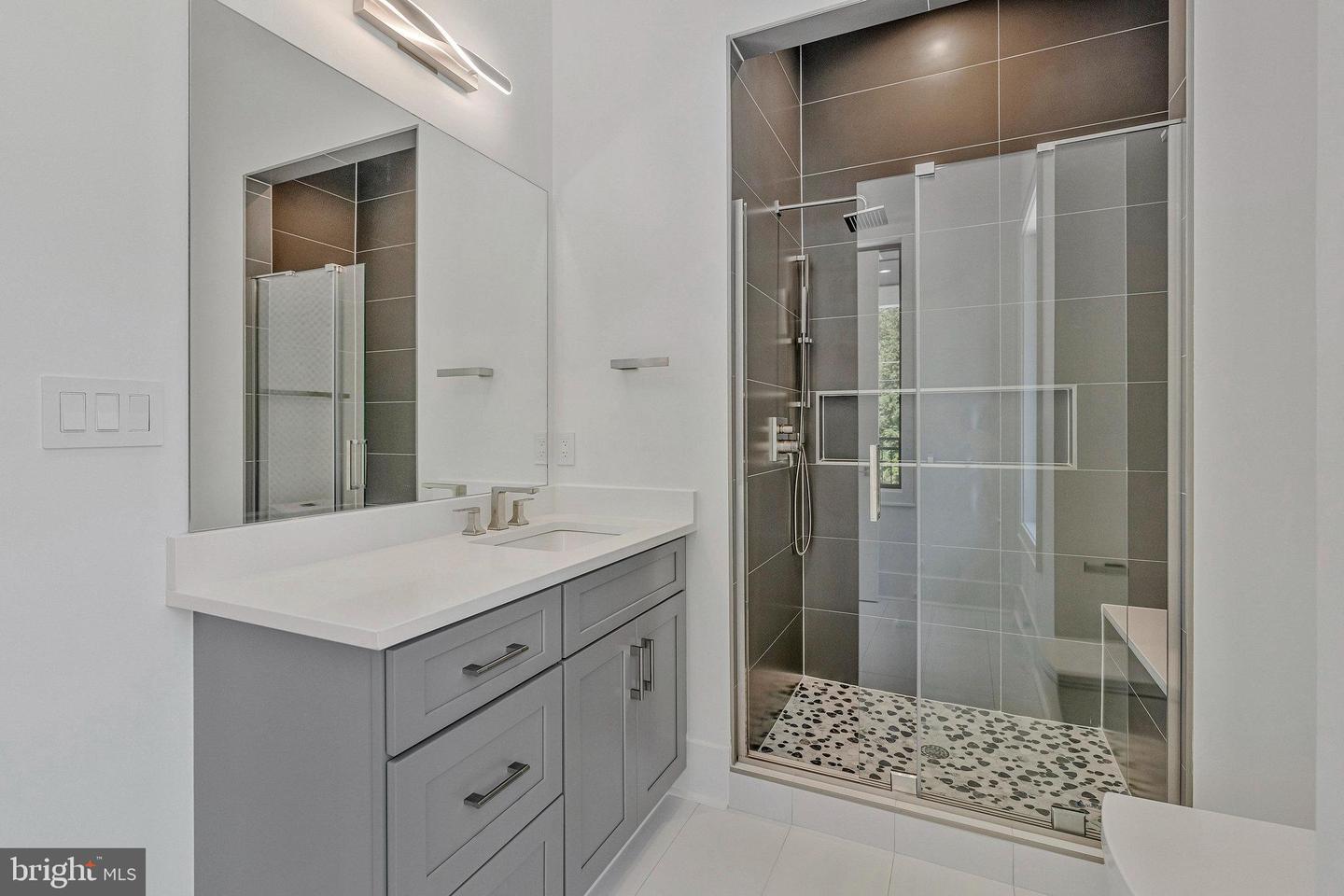 1434 WAGGAMAN CIR, MCLEAN, Virginia 22101, 6 Bedrooms Bedrooms, ,6 BathroomsBathrooms,Residential,For sale,1434 WAGGAMAN CIR,VAFX2284800 MLS # VAFX2284800