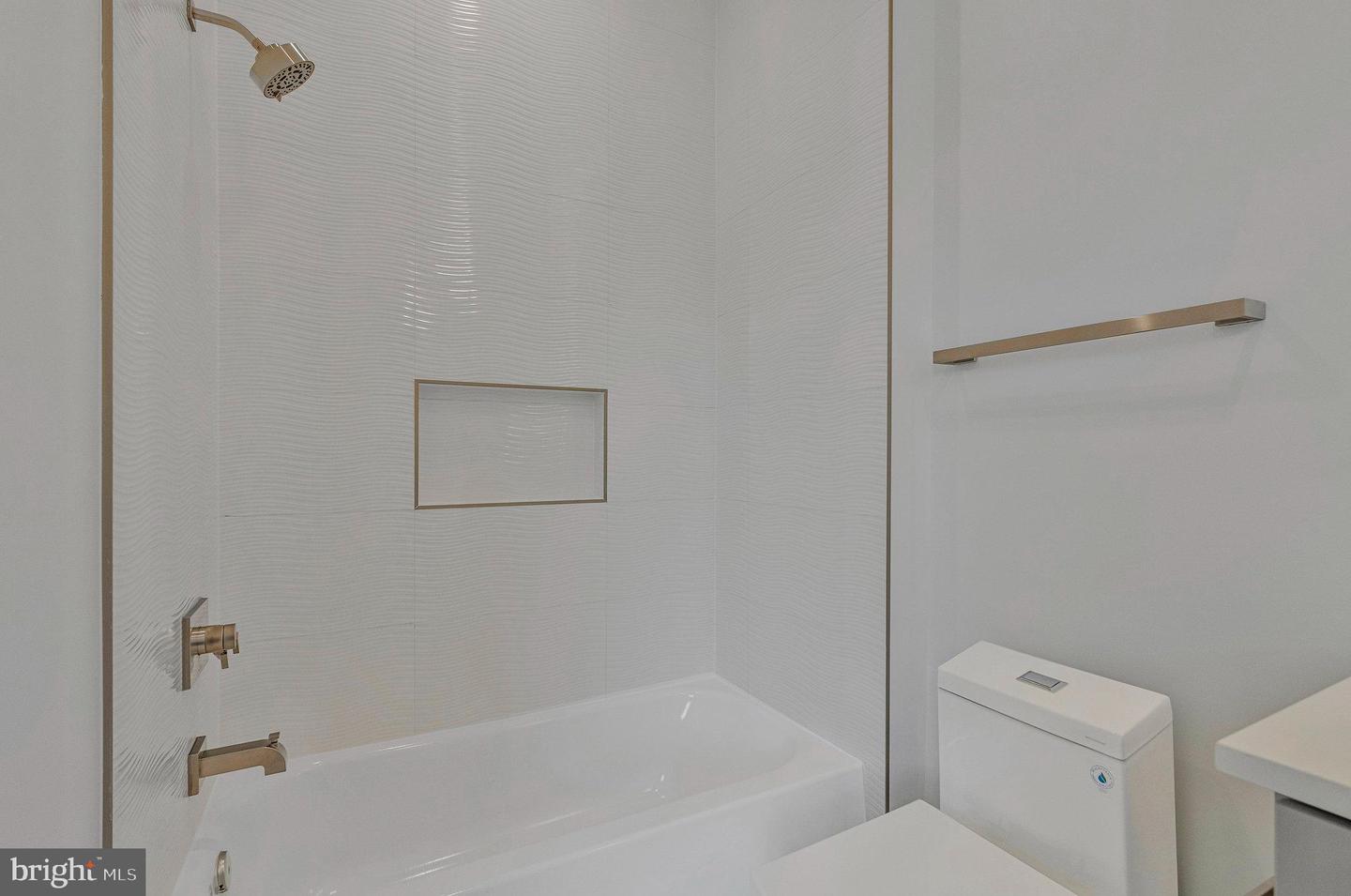 1434 WAGGAMAN CIR, MCLEAN, Virginia 22101, 6 Bedrooms Bedrooms, ,6 BathroomsBathrooms,Residential,For sale,1434 WAGGAMAN CIR,VAFX2284800 MLS # VAFX2284800