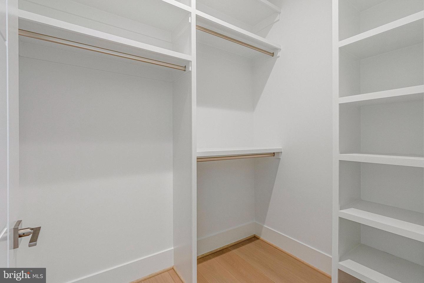 1434 WAGGAMAN CIR, MCLEAN, Virginia 22101, 6 Bedrooms Bedrooms, ,6 BathroomsBathrooms,Residential,For sale,1434 WAGGAMAN CIR,VAFX2284800 MLS # VAFX2284800