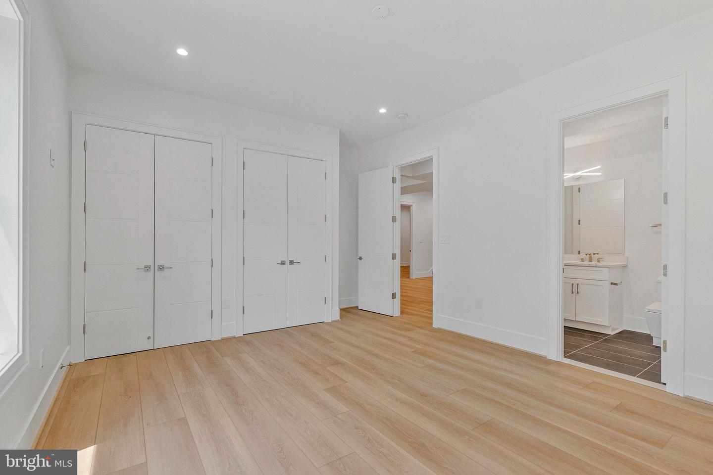 1434 WAGGAMAN CIR, MCLEAN, Virginia 22101, 6 Bedrooms Bedrooms, ,6 BathroomsBathrooms,Residential,For sale,1434 WAGGAMAN CIR,VAFX2284800 MLS # VAFX2284800