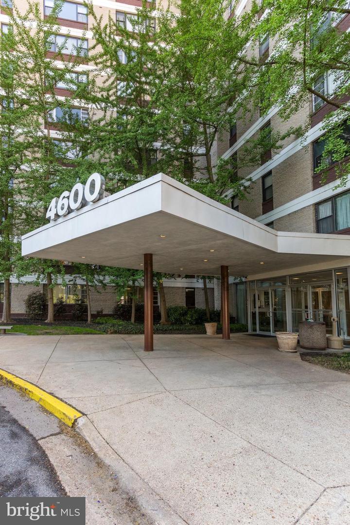 4600 DUKE ST #1613, ALEXANDRIA, Virginia 22304, 2 Bedrooms Bedrooms, ,1 BathroomBathrooms,Residential,For sale,4600 DUKE ST #1613,VAAX2052976 MLS # VAAX2052976