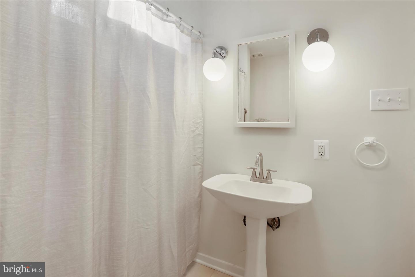 84 FUNK RD, STRASBURG, Virginia 22657, 2 Bedrooms Bedrooms, ,1 BathroomBathrooms,Residential,For sale,84 FUNK RD,VASH2013316 MLS # VASH2013316