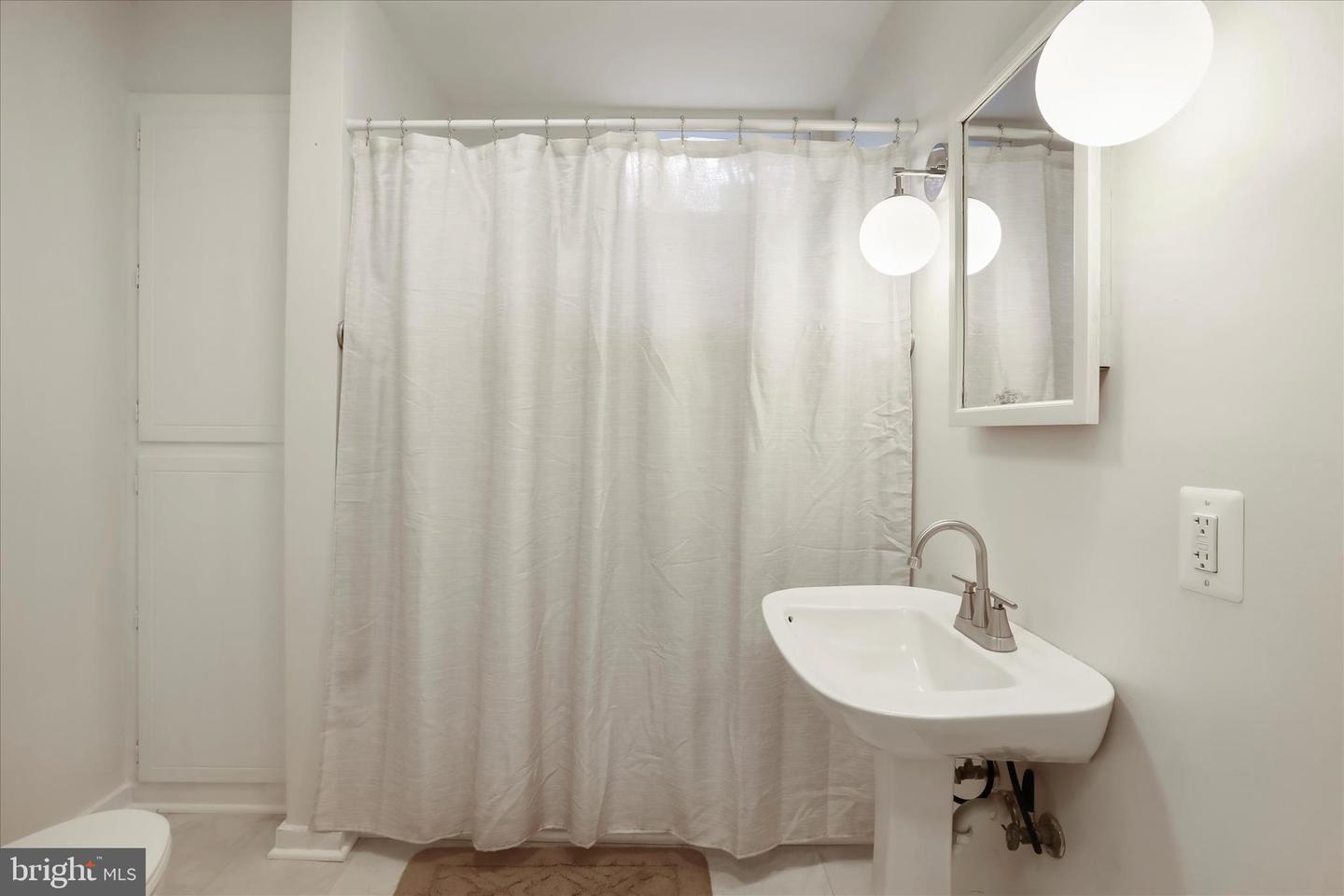 84 FUNK RD, STRASBURG, Virginia 22657, 2 Bedrooms Bedrooms, ,1 BathroomBathrooms,Residential,For sale,84 FUNK RD,VASH2013316 MLS # VASH2013316