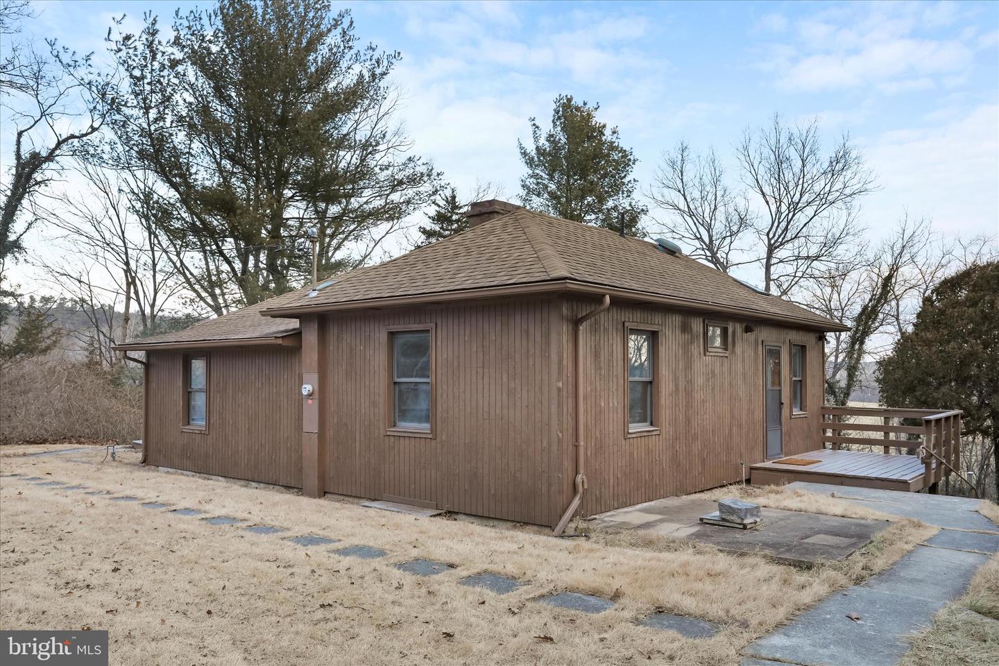 84 FUNK RD, STRASBURG, Virginia 22657, 2 Bedrooms Bedrooms, ,1 BathroomBathrooms,Residential,For sale,84 FUNK RD,VASH2013316 MLS # VASH2013316