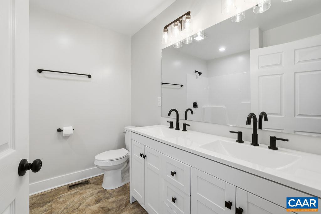 25911 N JAMES MADISON HWY, NEW CANTON, Virginia 23123, 3 Bedrooms Bedrooms, ,2 BathroomsBathrooms,Residential,For sale,25911 N JAMES MADISON HWY,672296 MLS # 672296