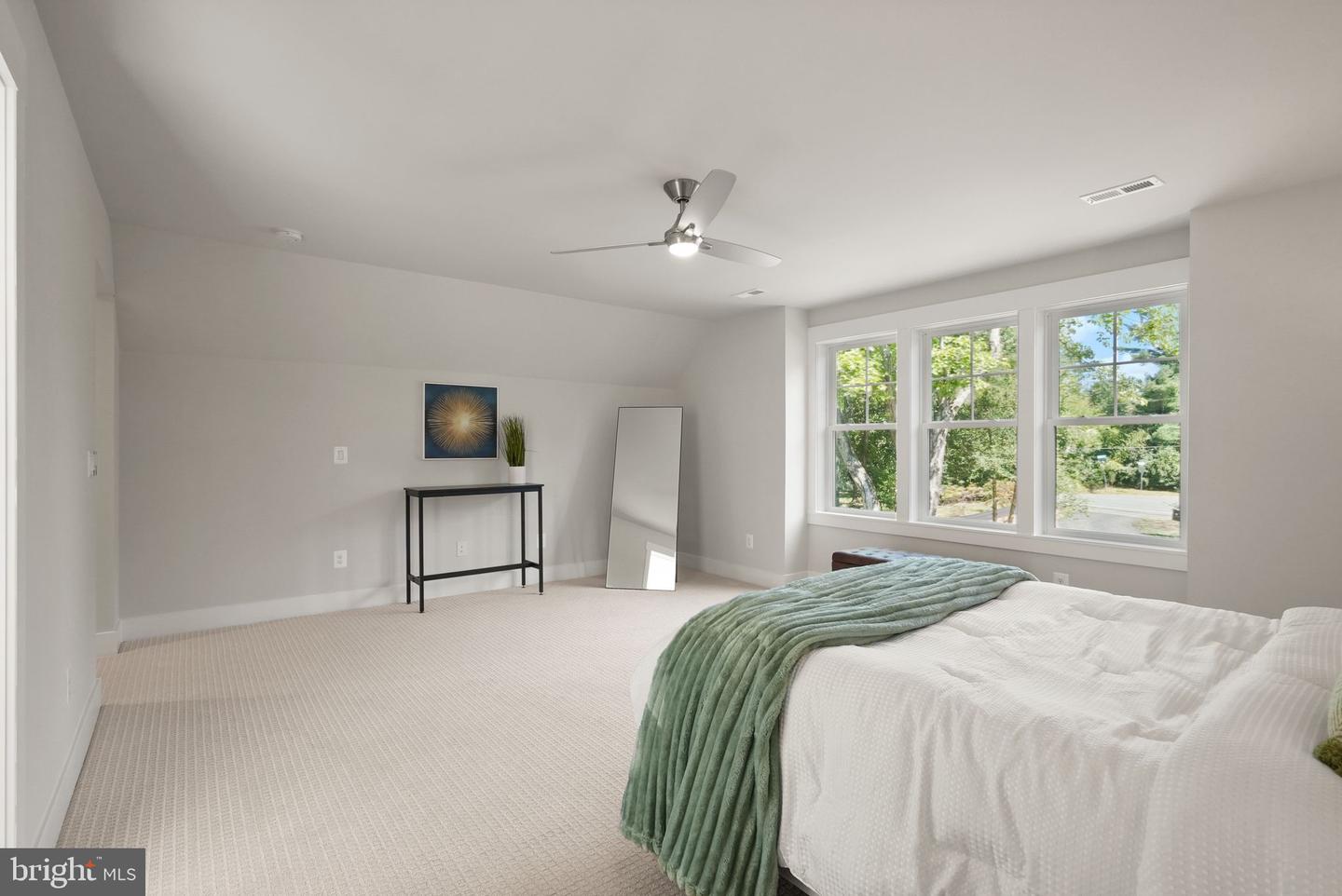 11433 POPES HEAD RD, FAIRFAX, Virginia 22030, 5 Bedrooms Bedrooms, ,3 BathroomsBathrooms,Residential,For sale,11433 POPES HEAD RD,VAFX2266744 MLS # VAFX2266744