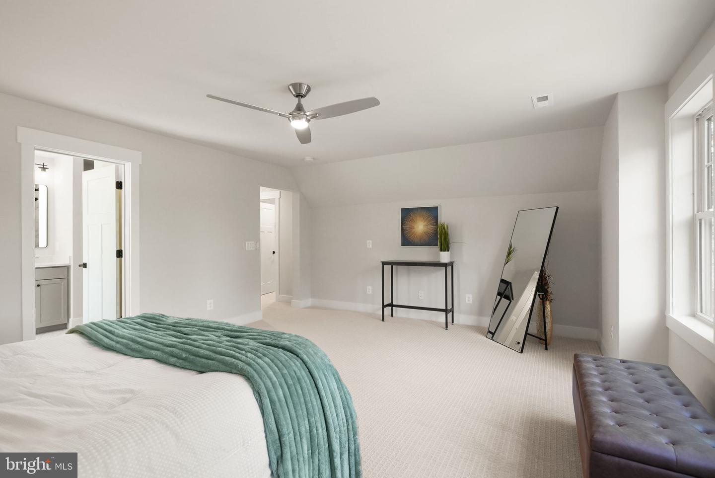 11433 POPES HEAD RD, FAIRFAX, Virginia 22030, 5 Bedrooms Bedrooms, ,3 BathroomsBathrooms,Residential,For sale,11433 POPES HEAD RD,VAFX2266744 MLS # VAFX2266744