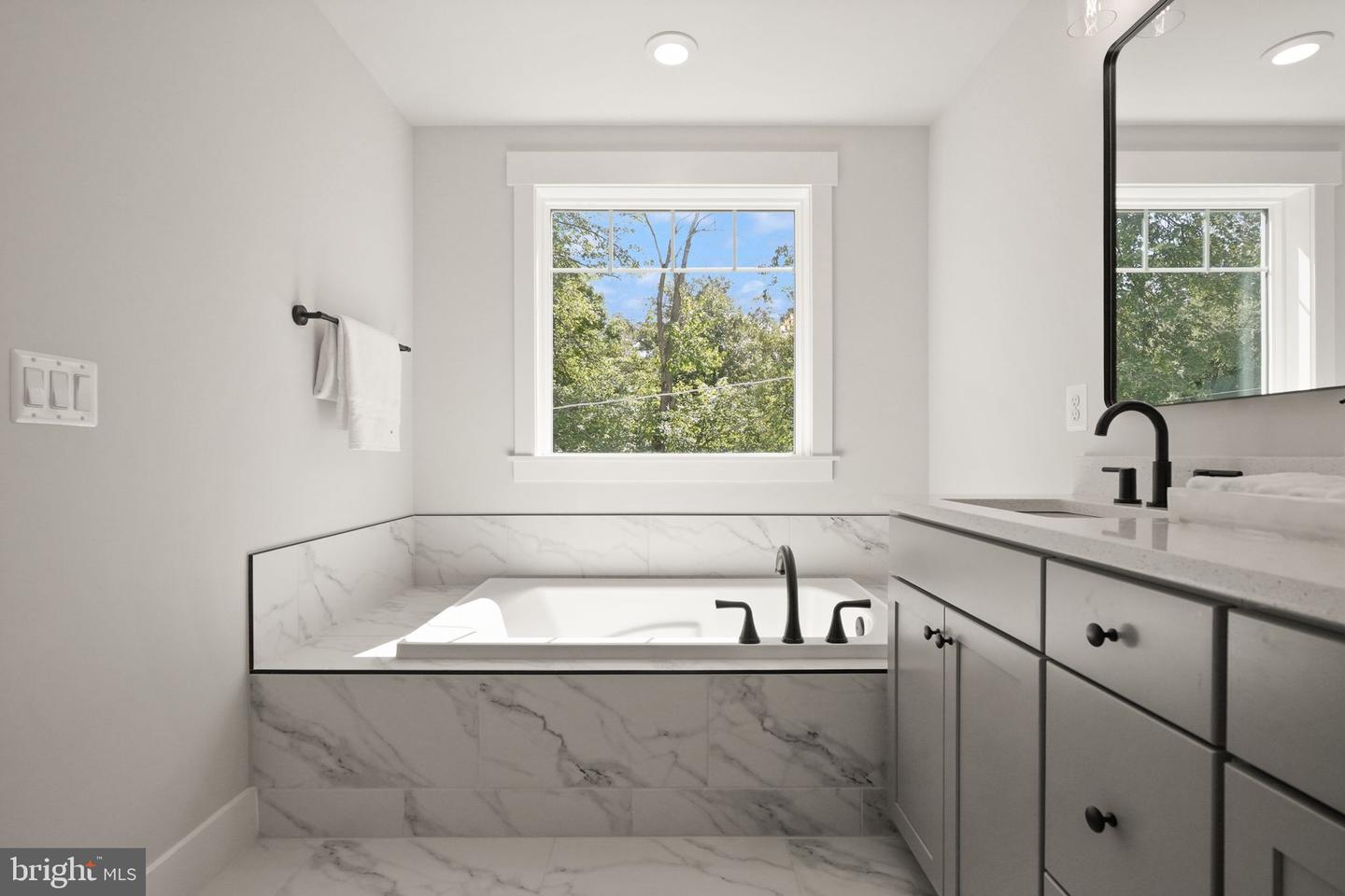 11433 POPES HEAD RD, FAIRFAX, Virginia 22030, 5 Bedrooms Bedrooms, ,3 BathroomsBathrooms,Residential,For sale,11433 POPES HEAD RD,VAFX2266744 MLS # VAFX2266744