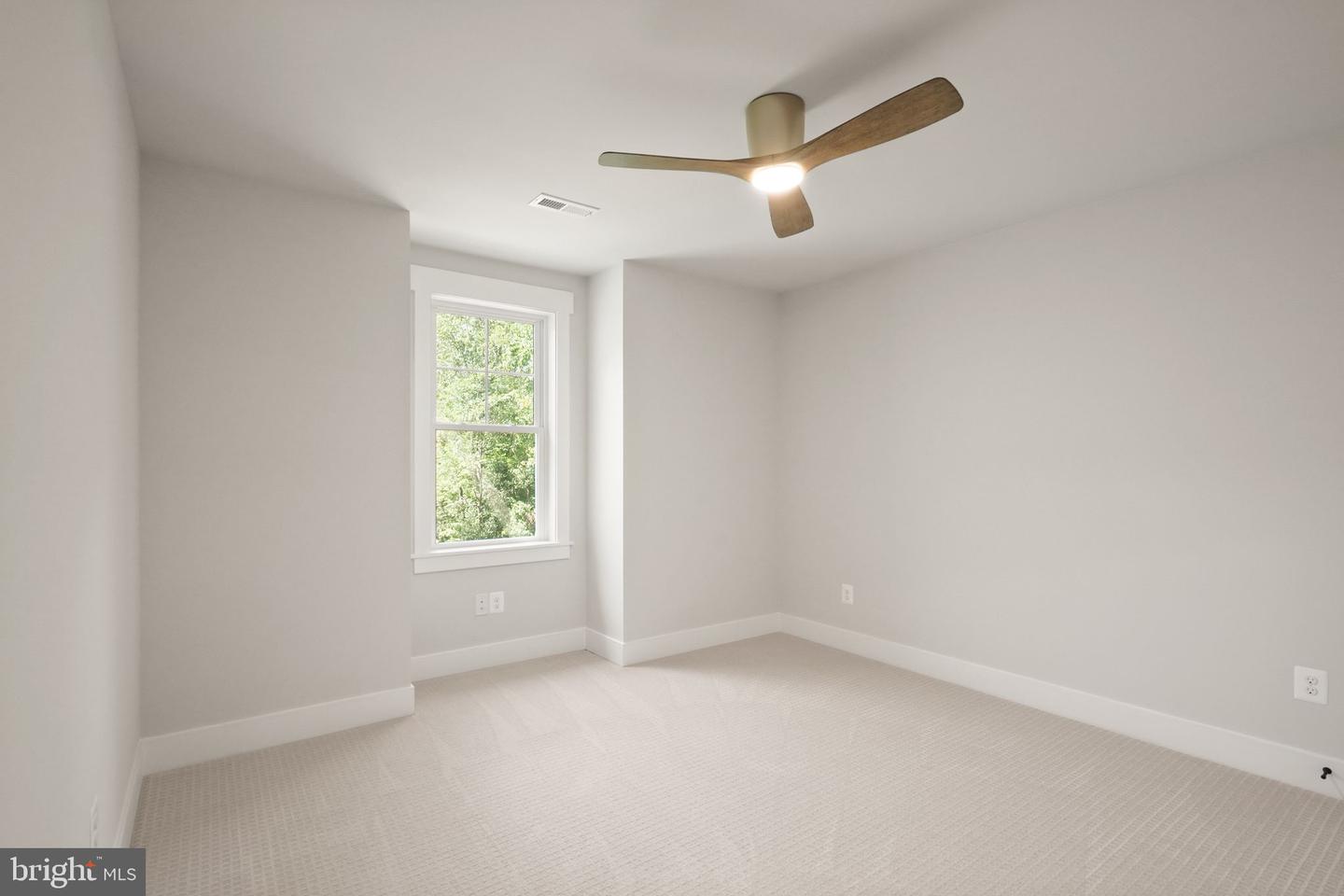 11433 POPES HEAD RD, FAIRFAX, Virginia 22030, 5 Bedrooms Bedrooms, ,3 BathroomsBathrooms,Residential,For sale,11433 POPES HEAD RD,VAFX2266744 MLS # VAFX2266744