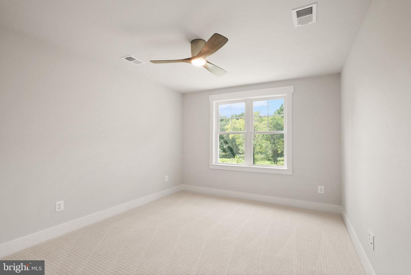 11433 POPES HEAD RD, FAIRFAX, Virginia 22030, 5 Bedrooms Bedrooms, ,3 BathroomsBathrooms,Residential,For sale,11433 POPES HEAD RD,VAFX2266744 MLS # VAFX2266744