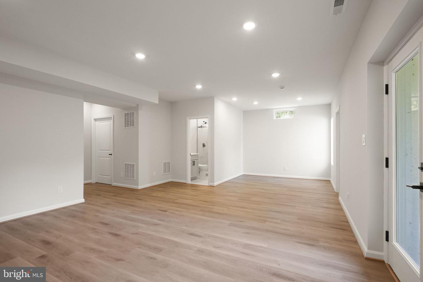 11433 POPES HEAD RD, FAIRFAX, Virginia 22030, 5 Bedrooms Bedrooms, ,3 BathroomsBathrooms,Residential,For sale,11433 POPES HEAD RD,VAFX2266744 MLS # VAFX2266744