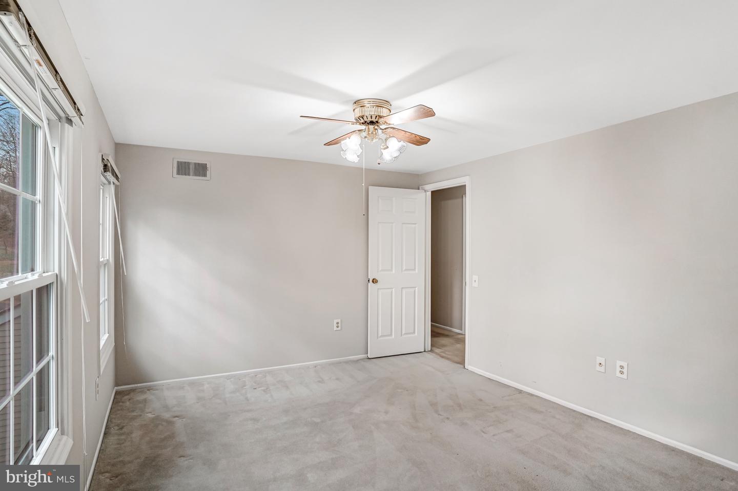 10848 BURR OAK WAY, BURKE, Virginia 22015, 5 Bedrooms Bedrooms, ,2 BathroomsBathrooms,Residential,For sale,10848 BURR OAK WAY,VAFX2270012 MLS # VAFX2270012 10848 BURR OAK WAY, BURKE, Virginia 22015, 5 Bedrooms Bedrooms, ,2 BathroomsBathrooms,Residential,For sale,10848 BURR OAK WAY,VAFX2270012 MLS # VAFX2270012