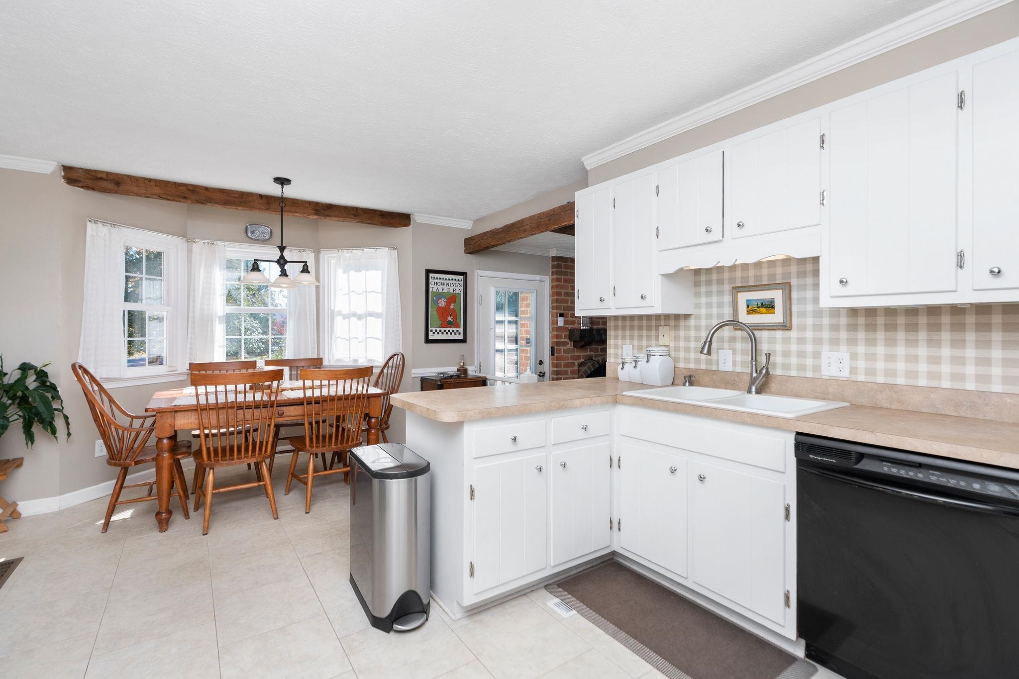 112 COUNTRY LODGE RD, WAYNESBORO, Virginia 22980, 4 Bedrooms Bedrooms, ,2 BathroomsBathrooms,Residential,112 COUNTRY LODGE RD,670673 MLS # 670673