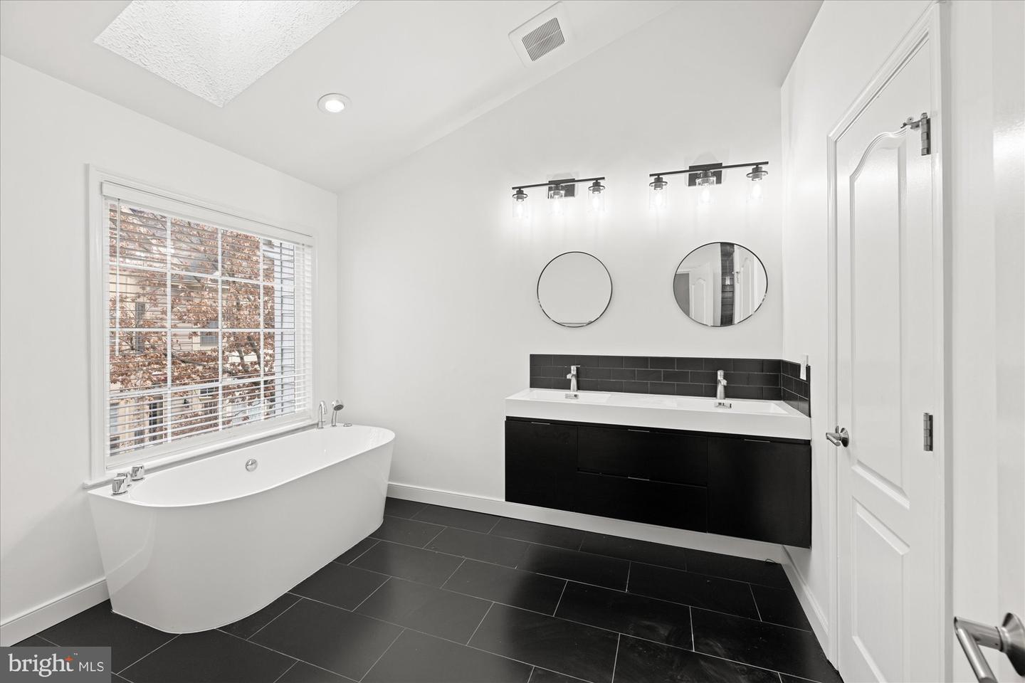 4919 BARBOUR DR, ALEXANDRIA, Virginia 22304, 3 Bedrooms Bedrooms, ,2 BathroomsBathrooms,Residential,For sale,4919 BARBOUR DR,VAAX2050556 MLS # VAAX2050556