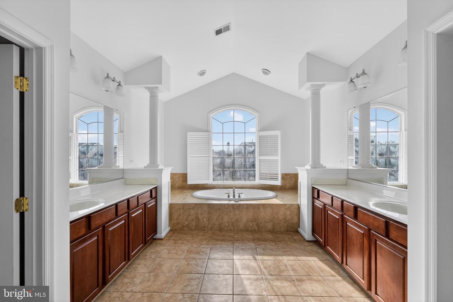 1006 ARMISTEAD ST, WINCHESTER, Virginia 22601, 4 Bedrooms Bedrooms, ,4 BathroomsBathrooms,Residential,For sale,1006 ARMISTEAD ST,VAWI2009256 MLS # VAWI2009256