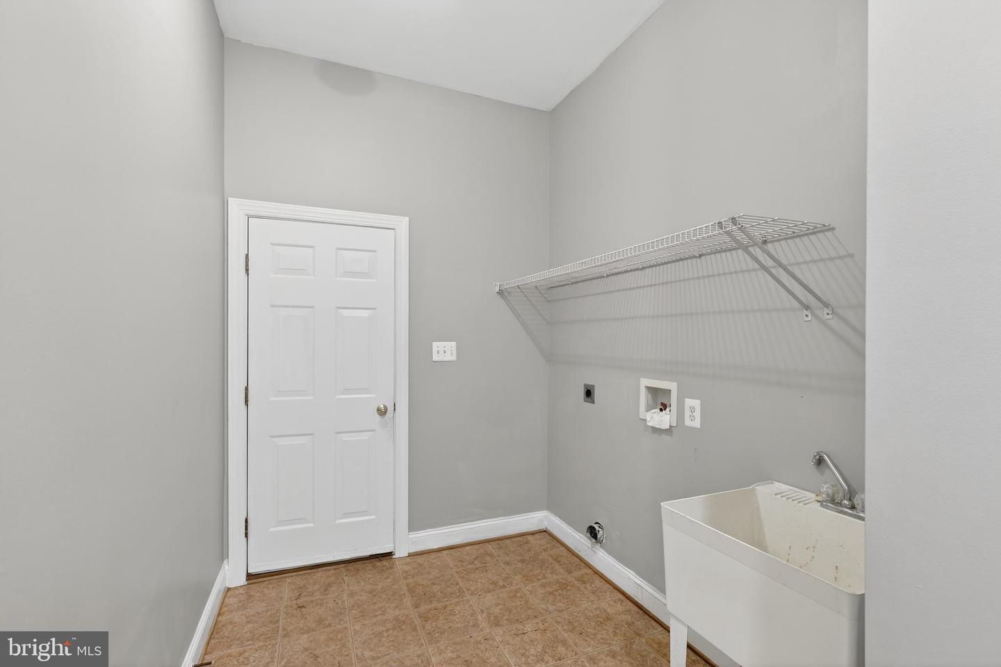 1006 ARMISTEAD ST, WINCHESTER, Virginia 22601, 4 Bedrooms Bedrooms, ,4 BathroomsBathrooms,Residential,For sale,1006 ARMISTEAD ST,VAWI2009256 MLS # VAWI2009256