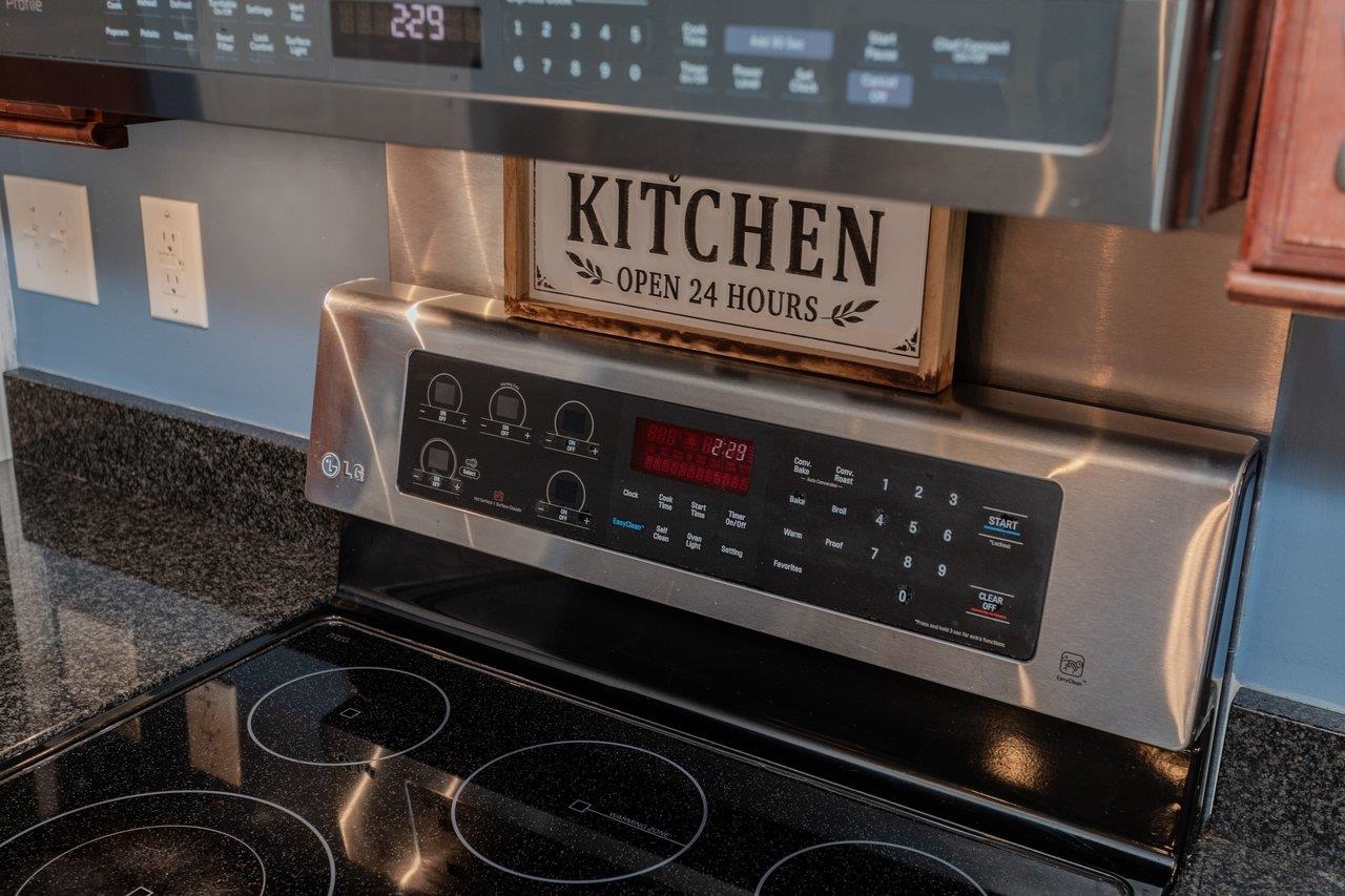 344 ARROWHEAD LN, STUARTS DRAFT, Virginia 24477, 5 Bedrooms Bedrooms, ,3 BathroomsBathrooms,Residential,344 ARROWHEAD LN,672297 MLS # 672297