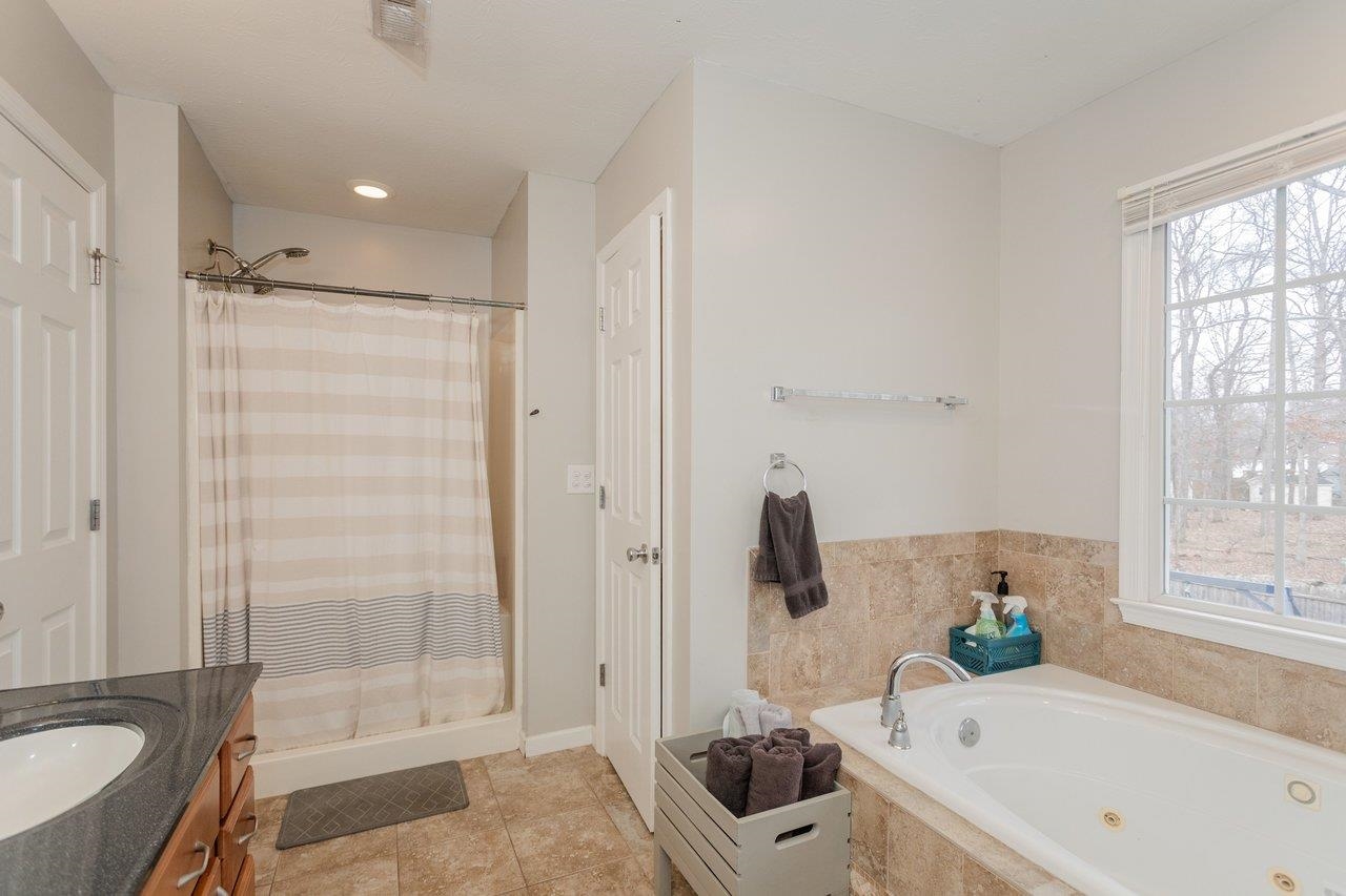 344 ARROWHEAD LN, STUARTS DRAFT, Virginia 24477, 5 Bedrooms Bedrooms, ,3 BathroomsBathrooms,Residential,344 ARROWHEAD LN,672297 MLS # 672297