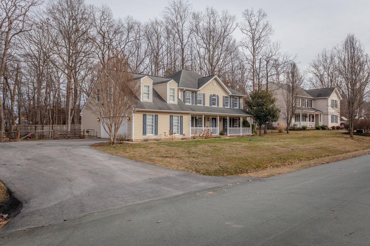 344 ARROWHEAD LN, STUARTS DRAFT, Virginia 24477, 5 Bedrooms Bedrooms, ,3 BathroomsBathrooms,Residential,344 ARROWHEAD LN,672297 MLS # 672297