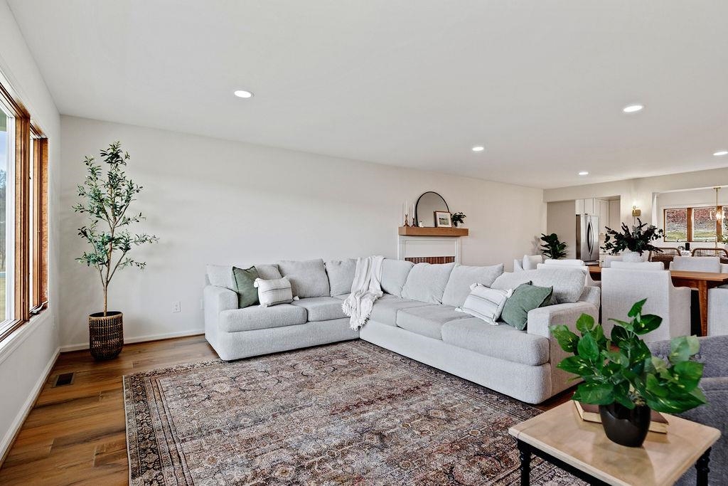 101 BROOKWOOD RD, STAUNTON, Virginia 24401, 4 Bedrooms Bedrooms, ,2 BathroomsBathrooms,Residential,101 BROOKWOOD RD,672310 MLS # 672310