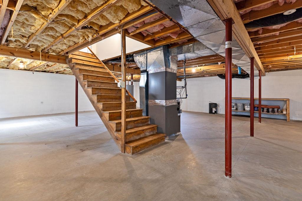 101 BROOKWOOD RD, STAUNTON, Virginia 24401, 4 Bedrooms Bedrooms, ,2 BathroomsBathrooms,Residential,101 BROOKWOOD RD,672310 MLS # 672310