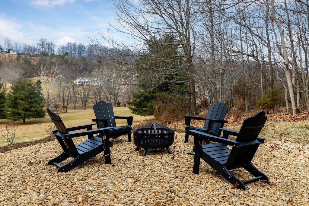 101 BROOKWOOD RD, STAUNTON, Virginia 24401, 4 Bedrooms Bedrooms, ,2 BathroomsBathrooms,Residential,101 BROOKWOOD RD,672310 MLS # 672310