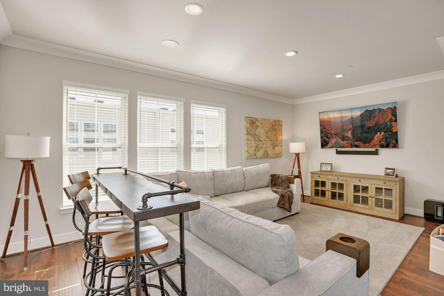 2973 WINTER JACK LN, FAIRFAX, Virginia 22031, 4 Bedrooms Bedrooms, ,4 BathroomsBathrooms,Residential,For sale,2973 WINTER JACK LN,VAFX2277216 MLS # VAFX2277216