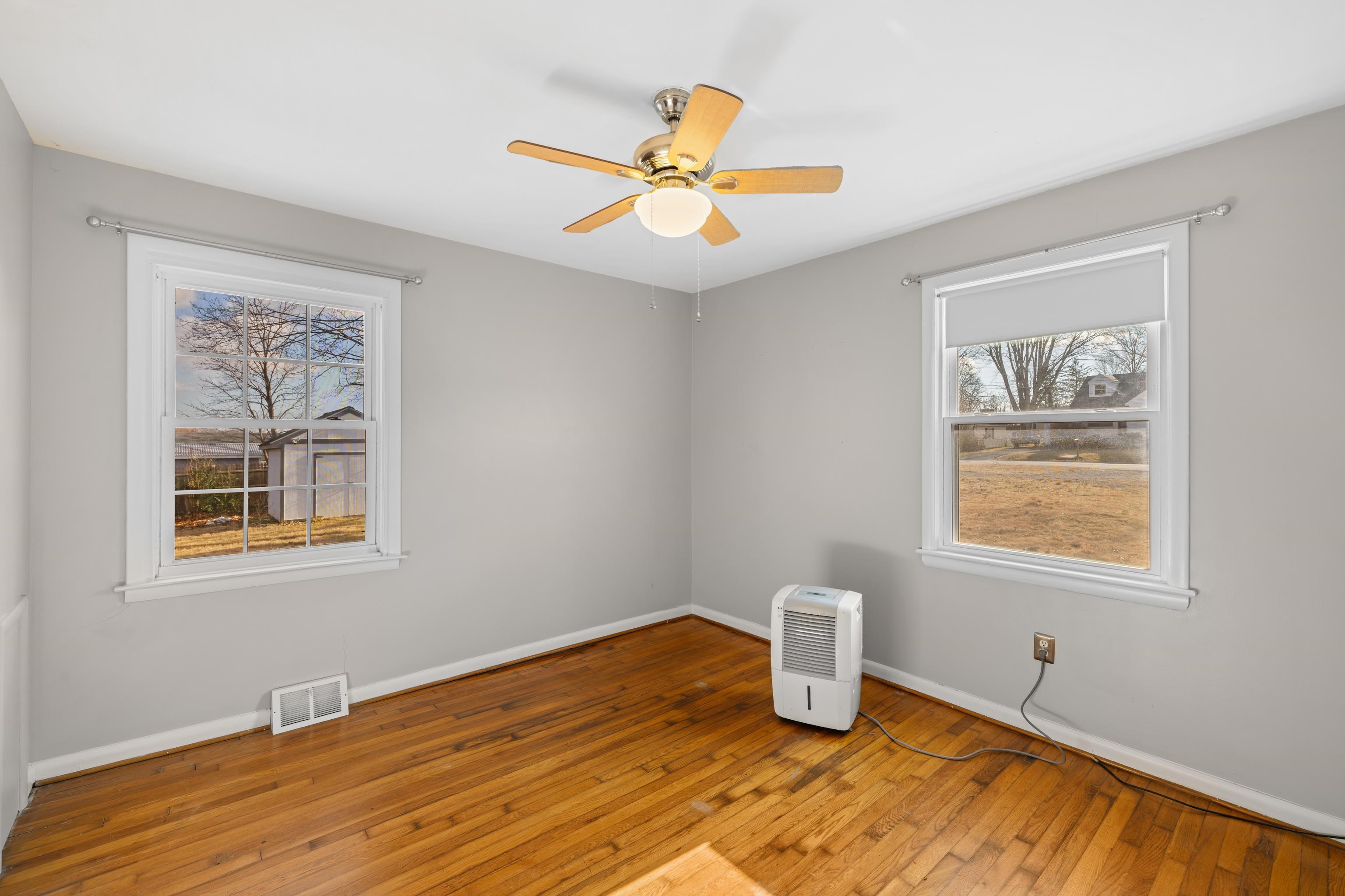 103 GEORGE ST, STAUNTON, Virginia 24401, 3 Bedrooms Bedrooms, ,1 BathroomBathrooms,Residential,103 GEORGE ST,672321 MLS # 672321 103 GEORGE ST, STAUNTON, Virginia 24401, 3 Bedrooms Bedrooms, ,1 BathroomBathrooms,Residential,103 GEORGE ST,672321 MLS # 672321