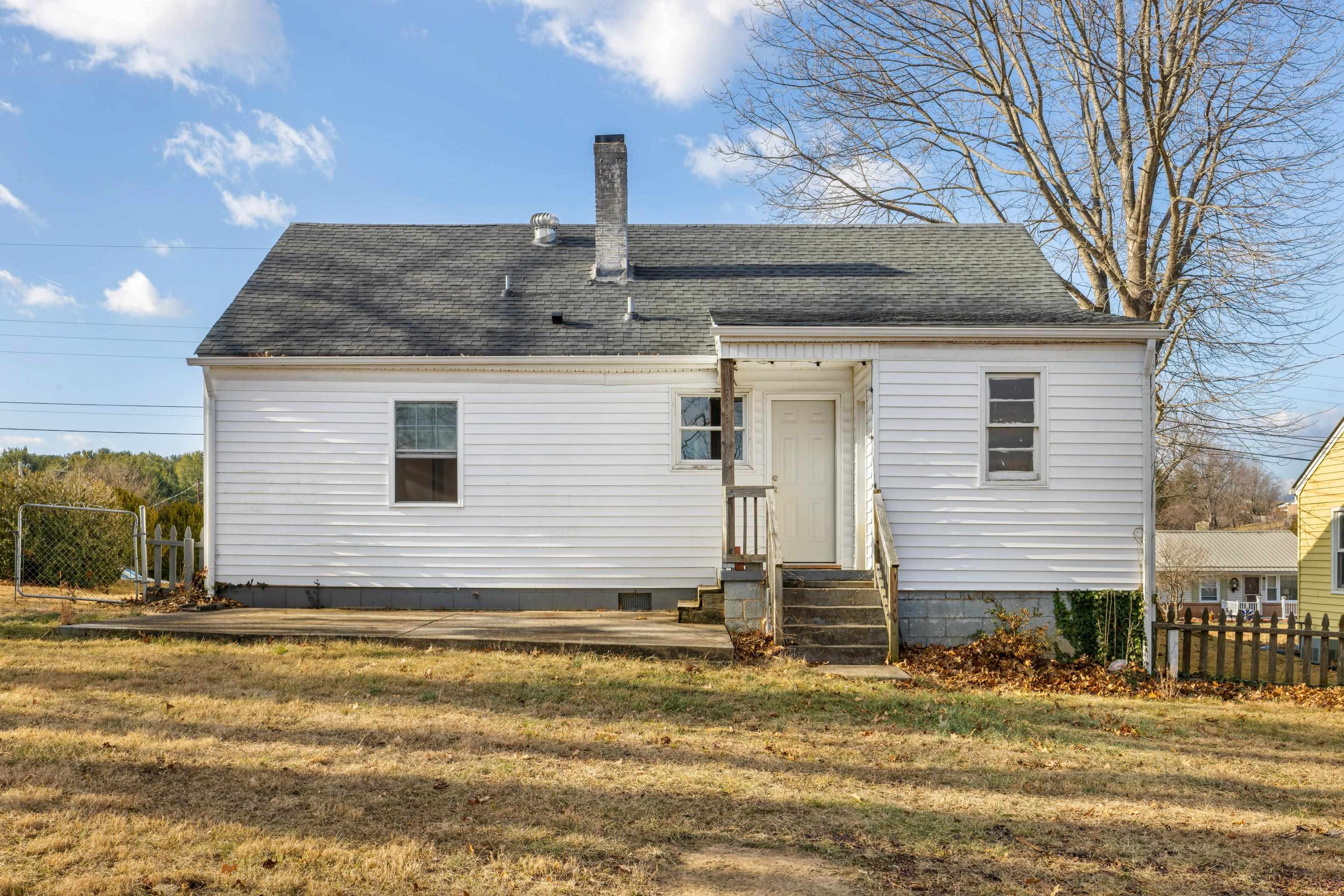 103 GEORGE ST, STAUNTON, Virginia 24401, 3 Bedrooms Bedrooms, ,1 BathroomBathrooms,Residential,103 GEORGE ST,672321 MLS # 672321 103 GEORGE ST, STAUNTON, Virginia 24401, 3 Bedrooms Bedrooms, ,1 BathroomBathrooms,Residential,103 GEORGE ST,672321 MLS # 672321