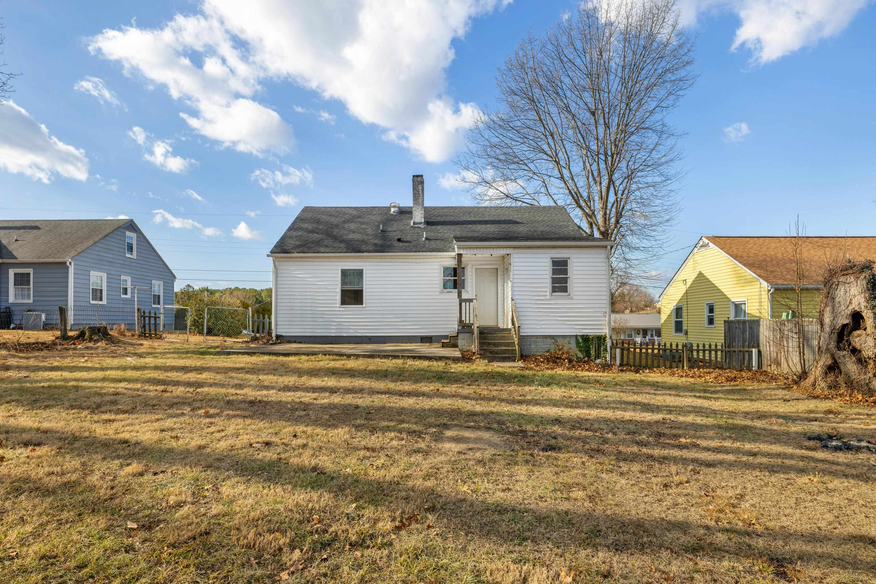 103 GEORGE ST, STAUNTON, Virginia 24401, 3 Bedrooms Bedrooms, ,1 BathroomBathrooms,Residential,103 GEORGE ST,672321 MLS # 672321 103 GEORGE ST, STAUNTON, Virginia 24401, 3 Bedrooms Bedrooms, ,1 BathroomBathrooms,Residential,103 GEORGE ST,672321 MLS # 672321