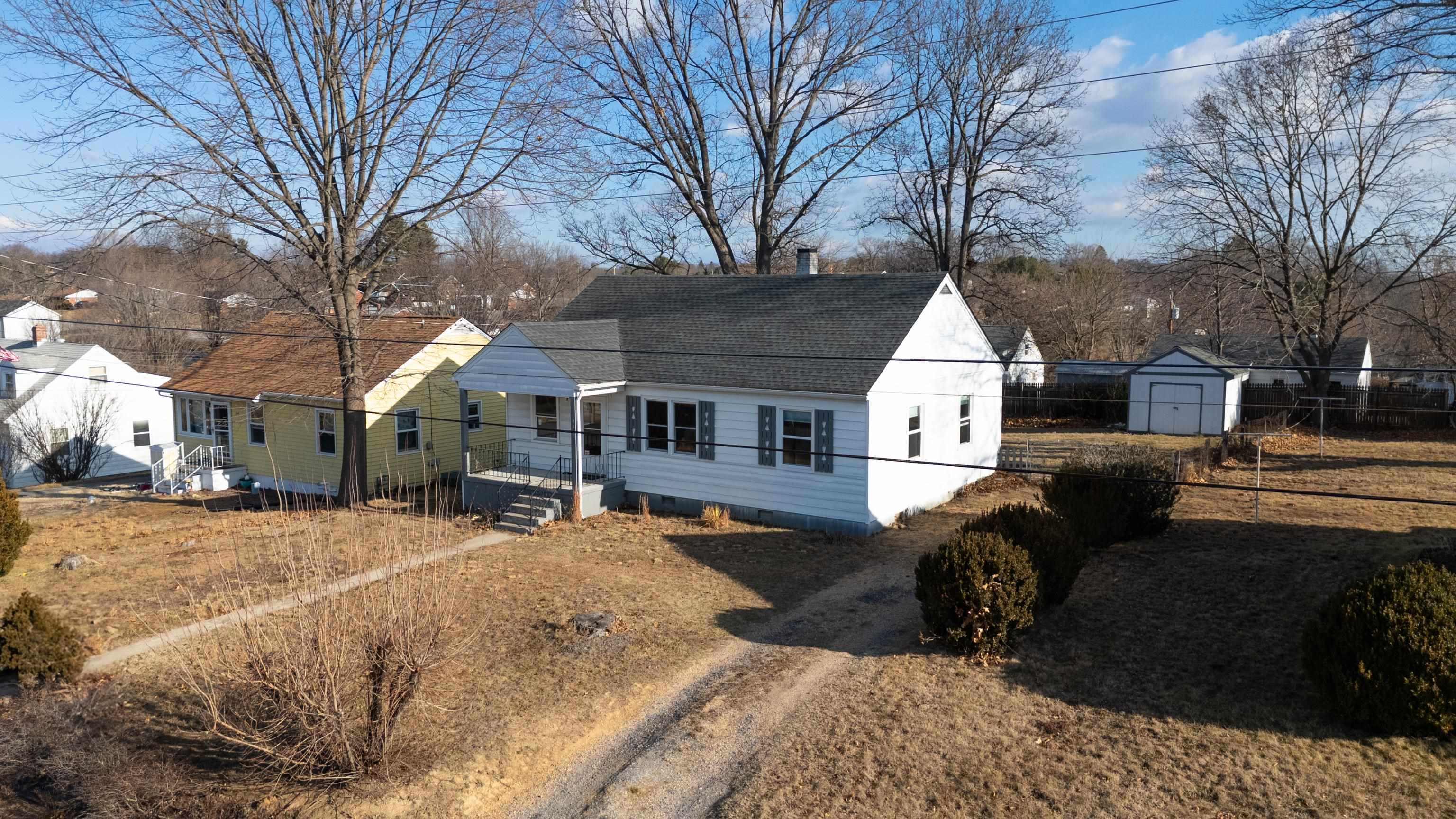 103 GEORGE ST, STAUNTON, Virginia 24401, 3 Bedrooms Bedrooms, ,1 BathroomBathrooms,Residential,103 GEORGE ST,672321 MLS # 672321 103 GEORGE ST, STAUNTON, Virginia 24401, 3 Bedrooms Bedrooms, ,1 BathroomBathrooms,Residential,103 GEORGE ST,672321 MLS # 672321