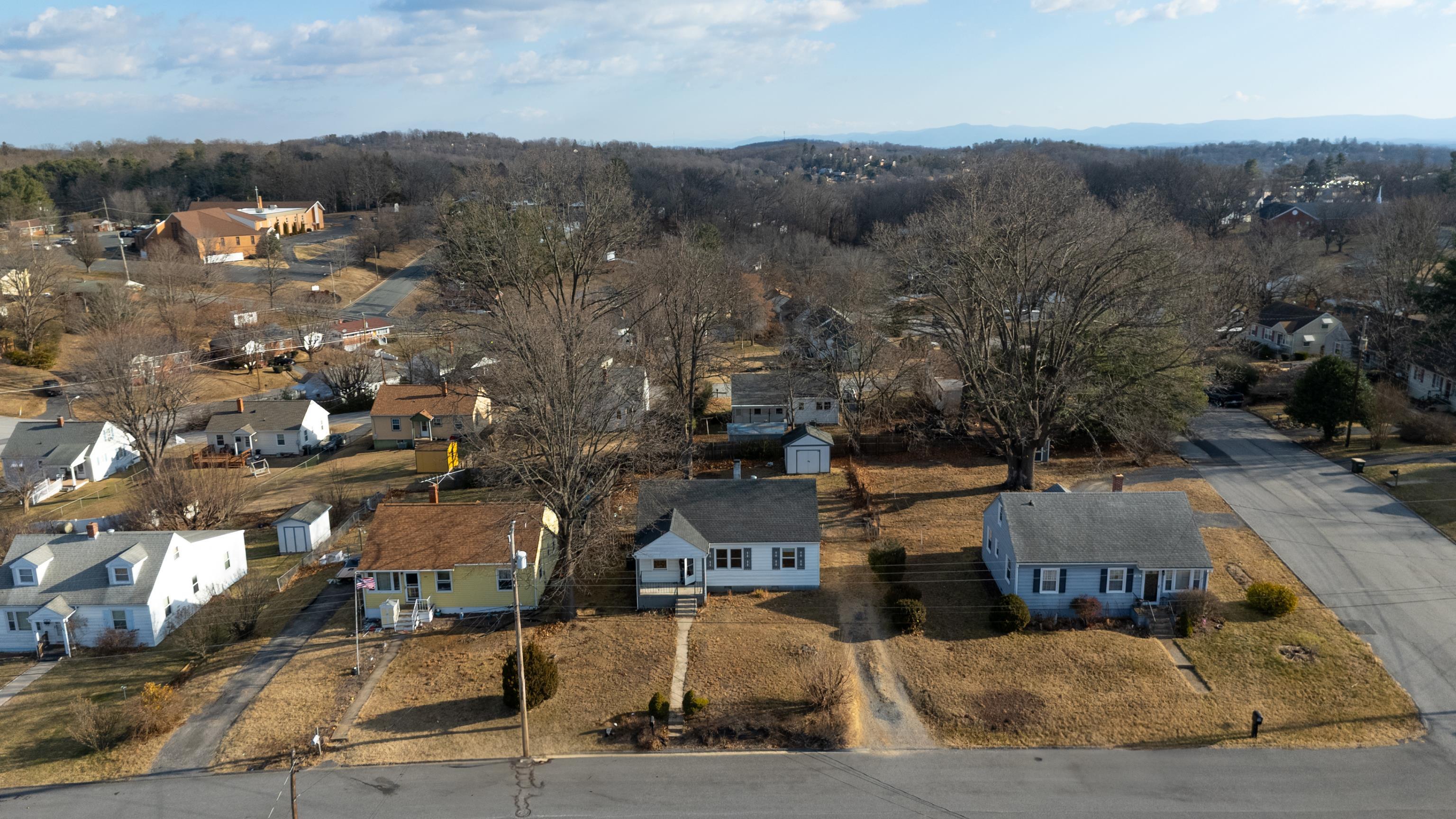 103 GEORGE ST, STAUNTON, Virginia 24401, 3 Bedrooms Bedrooms, ,1 BathroomBathrooms,Residential,103 GEORGE ST,672321 MLS # 672321 103 GEORGE ST, STAUNTON, Virginia 24401, 3 Bedrooms Bedrooms, ,1 BathroomBathrooms,Residential,103 GEORGE ST,672321 MLS # 672321