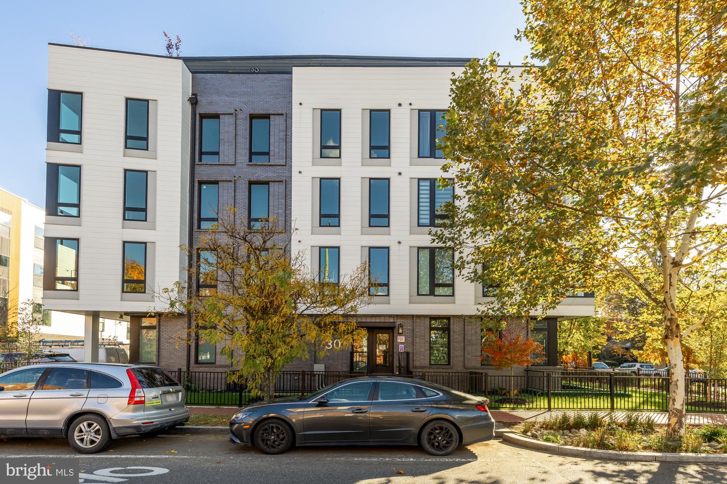 30 KENNEDY ST NW #6, WASHINGTON, District Of Columbia 20011, 2 Bedrooms Bedrooms, ,2 BathroomsBathrooms,Residential,For sale,30 KENNEDY ST NW #6,DCDC2230594 MLS # DCDC2230594