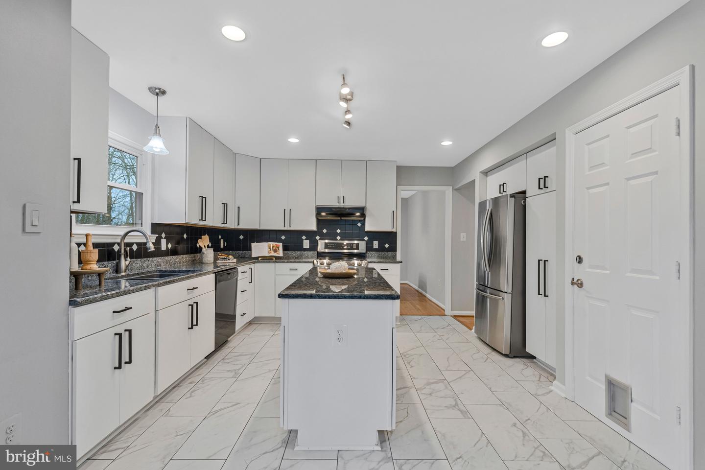 814 POTOMAC RIDGE COURT, STERLING, Virginia 20164, 5 Bedrooms Bedrooms, ,3 BathroomsBathrooms,Residential,For sale,814 POTOMAC RIDGE COURT,VALO2111384 MLS # VALO2111384