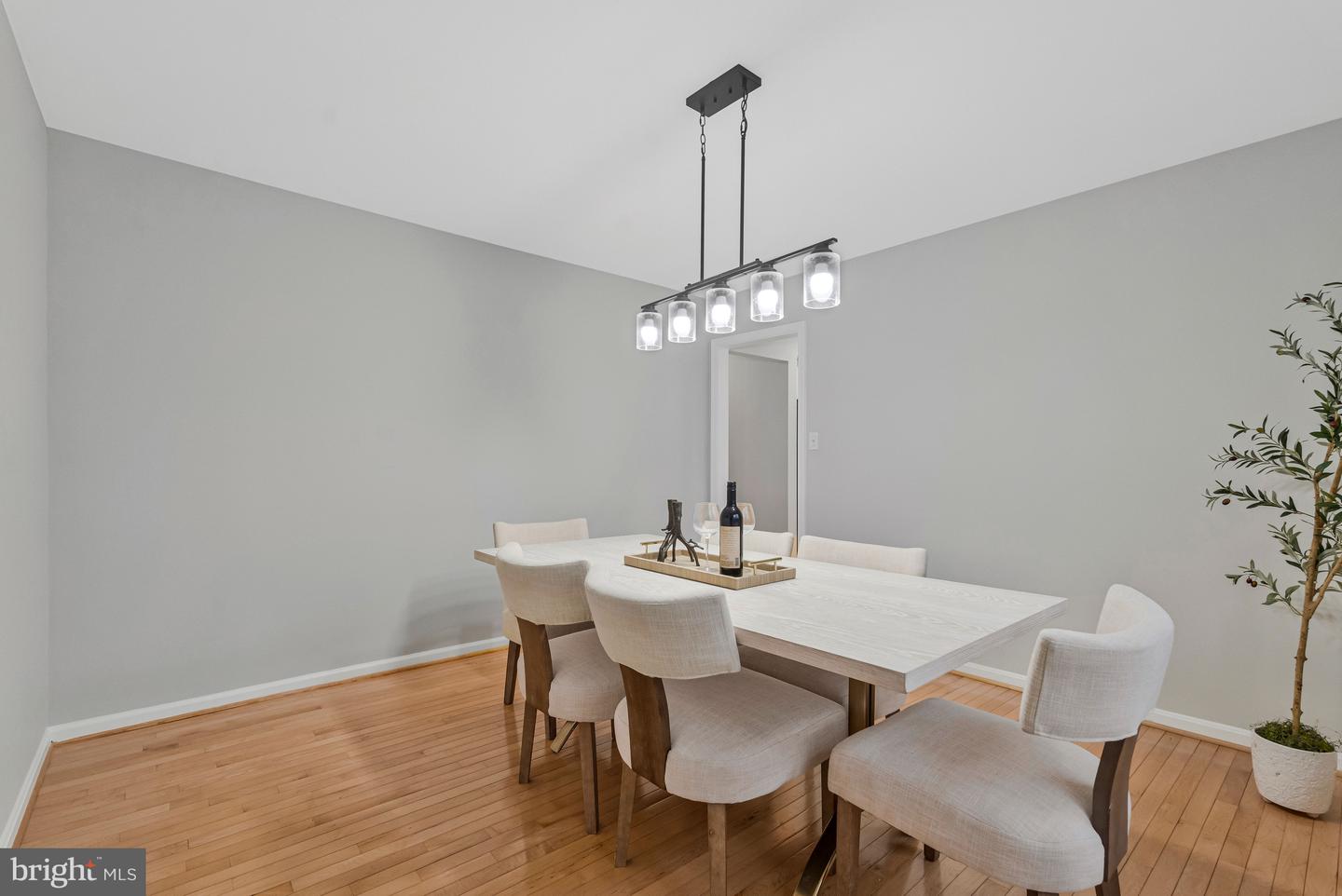 814 POTOMAC RIDGE COURT, STERLING, Virginia 20164, 5 Bedrooms Bedrooms, ,3 BathroomsBathrooms,Residential,For sale,814 POTOMAC RIDGE COURT,VALO2111384 MLS # VALO2111384