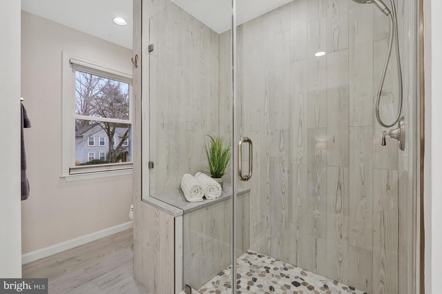 814 POTOMAC RIDGE COURT, STERLING, Virginia 20164, 5 Bedrooms Bedrooms, ,3 BathroomsBathrooms,Residential,For sale,814 POTOMAC RIDGE COURT,VALO2111384 MLS # VALO2111384