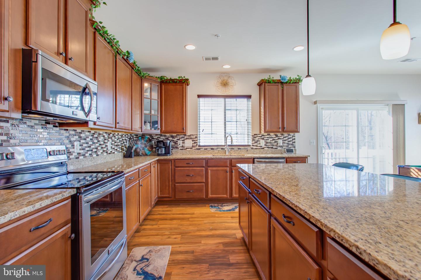 14762 MASON CREEK CIR, WOODBRIDGE, Virginia 22191, 3 Bedrooms Bedrooms, 8 Rooms Rooms,2 BathroomsBathrooms,Residential,For sale,14762 MASON CREEK CIR,VAPW2108226 MLS # VAPW2108226