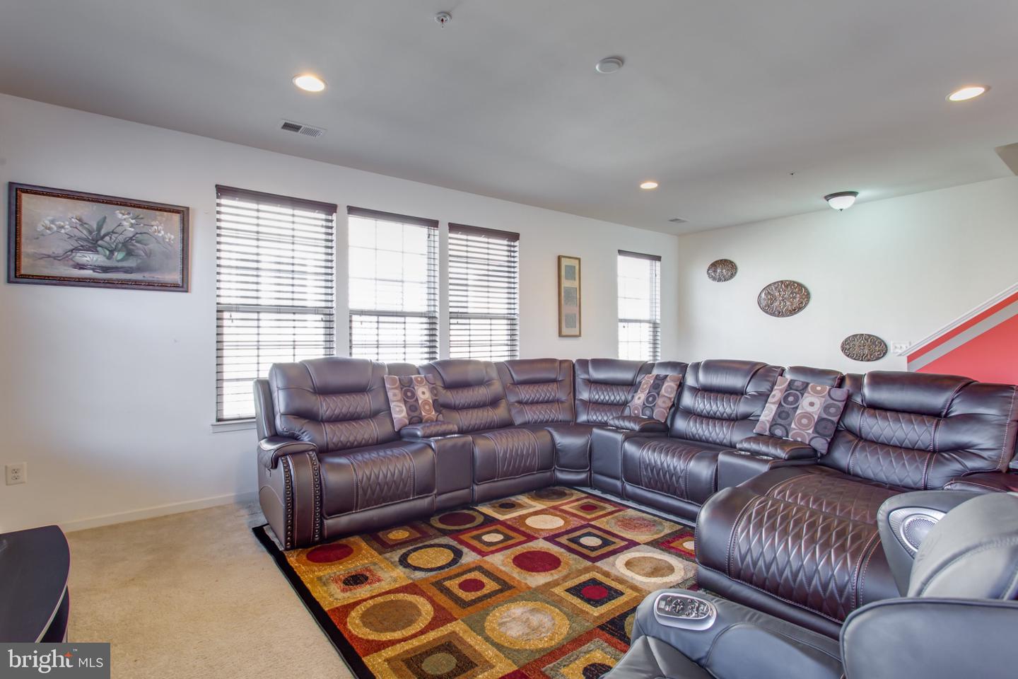 14762 MASON CREEK CIR, WOODBRIDGE, Virginia 22191, 3 Bedrooms Bedrooms, 8 Rooms Rooms,2 BathroomsBathrooms,Residential,For sale,14762 MASON CREEK CIR,VAPW2108226 MLS # VAPW2108226