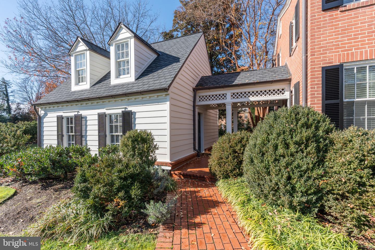 616 FORT WILLIAMS PKWY, ALEXANDRIA, Virginia 22304, 5 Bedrooms Bedrooms, ,3 BathroomsBathrooms,Residential,For sale,616 FORT WILLIAMS PKWY,VAAX2052082 MLS # VAAX2052082