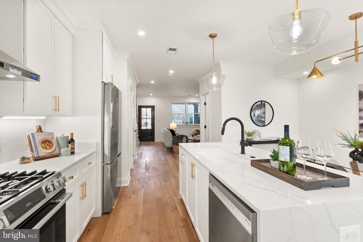 321 16TH ST NE, WASHINGTON, District Of Columbia 20002, 4 Bedrooms Bedrooms, ,3 BathroomsBathrooms,Residential,For sale,321 16TH ST NE,DCDC2233502 MLS # DCDC2233502