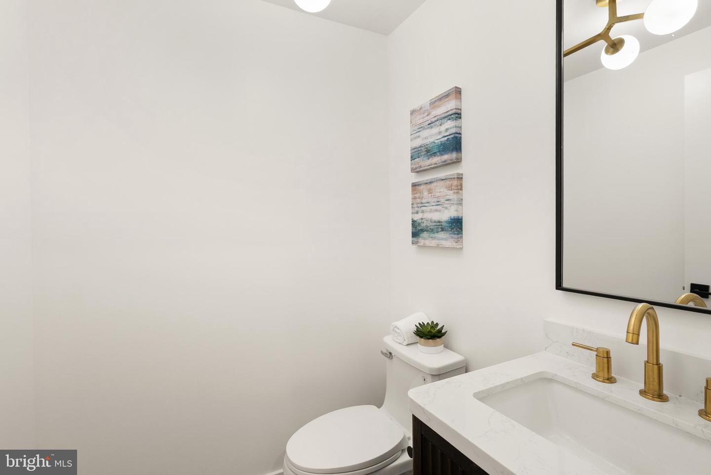 321 16TH ST NE, WASHINGTON, District Of Columbia 20002, 4 Bedrooms Bedrooms, ,3 BathroomsBathrooms,Residential,For sale,321 16TH ST NE,DCDC2233502 MLS # DCDC2233502