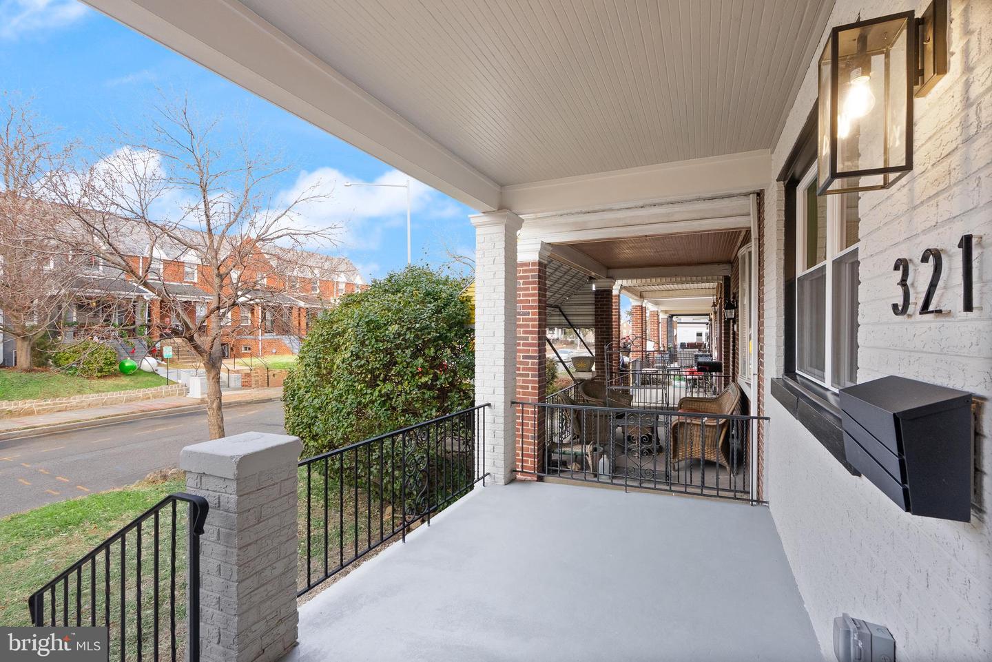 321 16TH ST NE, WASHINGTON, District Of Columbia 20002, 4 Bedrooms Bedrooms, ,3 BathroomsBathrooms,Residential,For sale,321 16TH ST NE,DCDC2233502 MLS # DCDC2233502