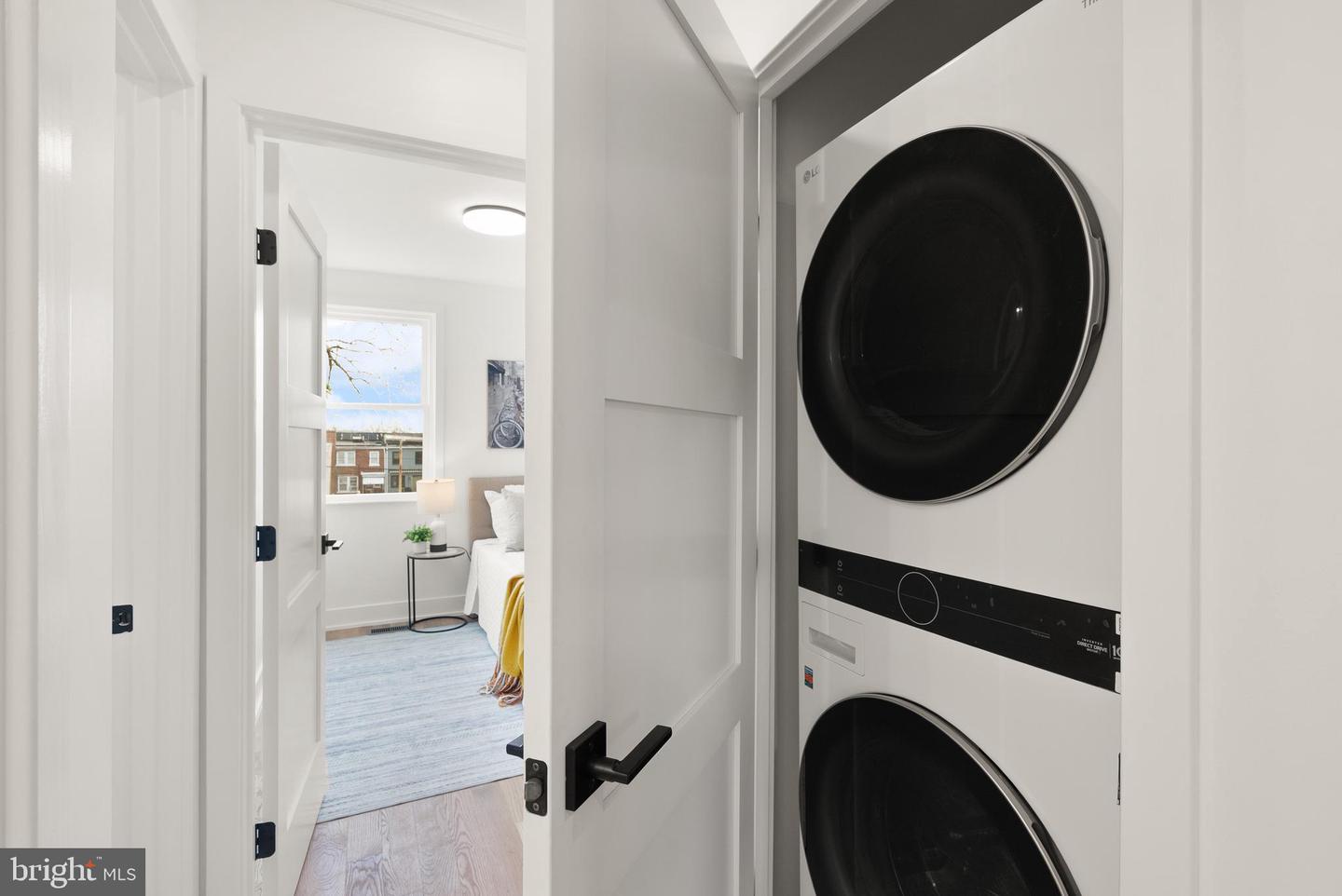 321 16TH ST NE, WASHINGTON, District Of Columbia 20002, 4 Bedrooms Bedrooms, ,3 BathroomsBathrooms,Residential,For sale,321 16TH ST NE,DCDC2233502 MLS # DCDC2233502