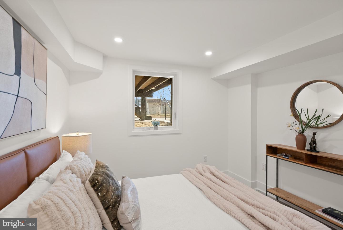 321 16TH ST NE, WASHINGTON, District Of Columbia 20002, 4 Bedrooms Bedrooms, ,3 BathroomsBathrooms,Residential,For sale,321 16TH ST NE,DCDC2233502 MLS # DCDC2233502