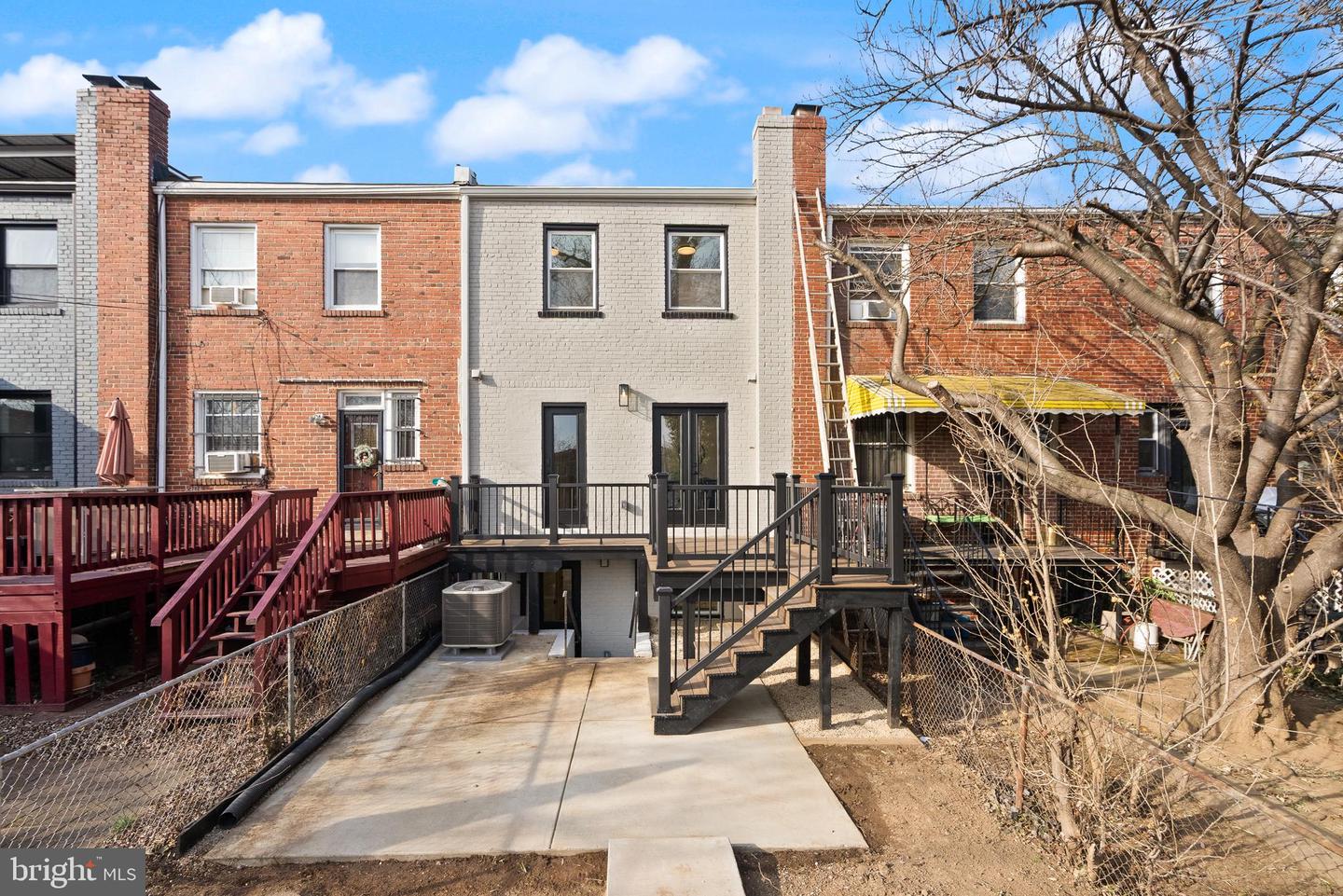 321 16TH ST NE, WASHINGTON, District Of Columbia 20002, 4 Bedrooms Bedrooms, ,3 BathroomsBathrooms,Residential,For sale,321 16TH ST NE,DCDC2233502 MLS # DCDC2233502