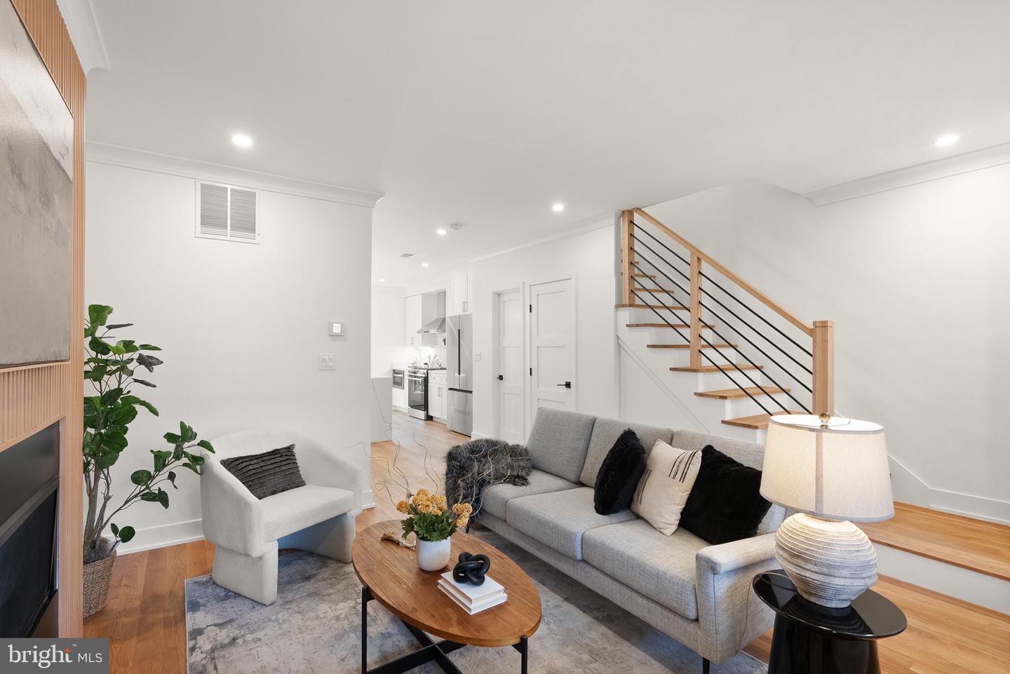 321 16TH ST NE, WASHINGTON, District Of Columbia 20002, 4 Bedrooms Bedrooms, ,3 BathroomsBathrooms,Residential,For sale,321 16TH ST NE,DCDC2233502 MLS # DCDC2233502