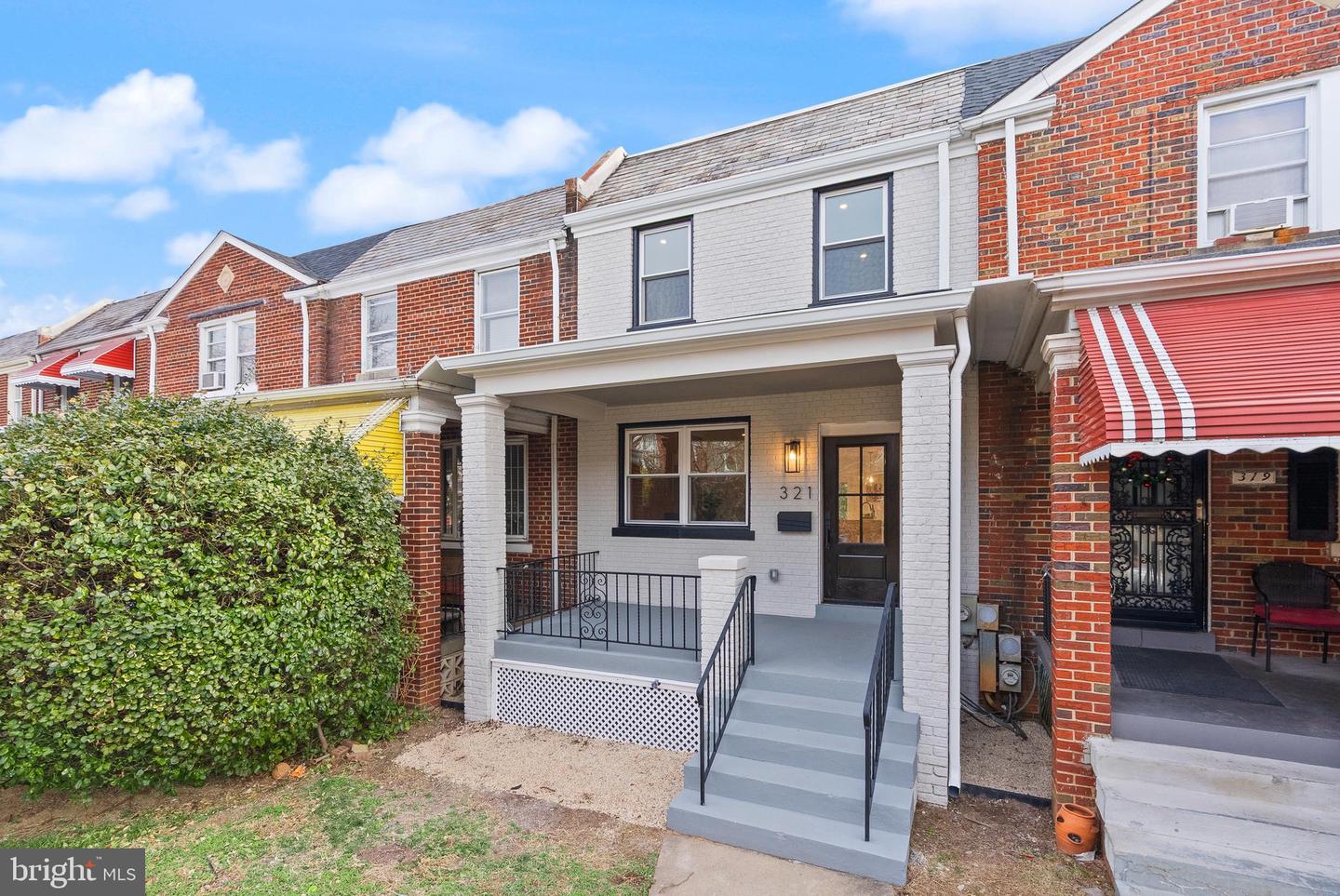 321 16TH ST NE, WASHINGTON, District Of Columbia 20002, 4 Bedrooms Bedrooms, ,3 BathroomsBathrooms,Residential,For sale,321 16TH ST NE,DCDC2233502 MLS # DCDC2233502