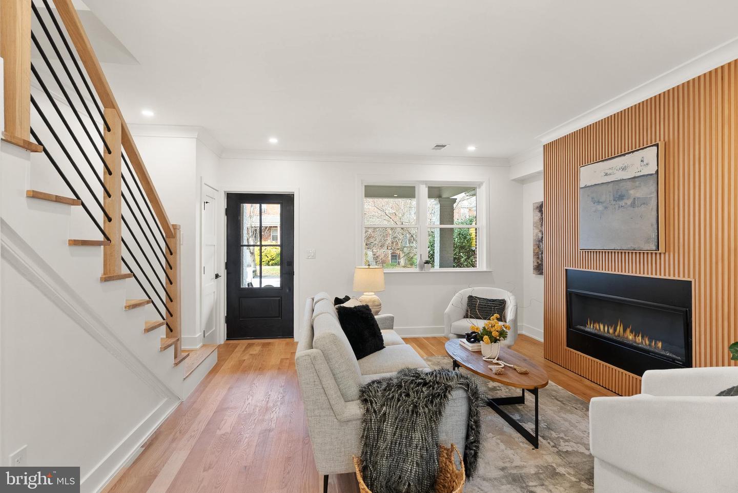 321 16TH ST NE, WASHINGTON, District Of Columbia 20002, 4 Bedrooms Bedrooms, ,3 BathroomsBathrooms,Residential,For sale,321 16TH ST NE,DCDC2233502 MLS # DCDC2233502